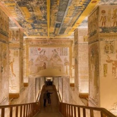 Explorez la Vallée des Rois avec Birds of Paradise : un voyage dans le cœur de l'Égypte antique